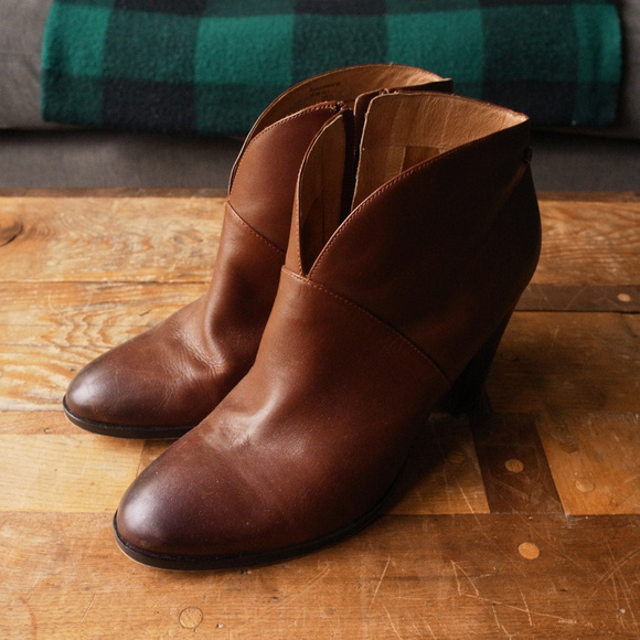 206 collective women's everett high heel ankle bootie